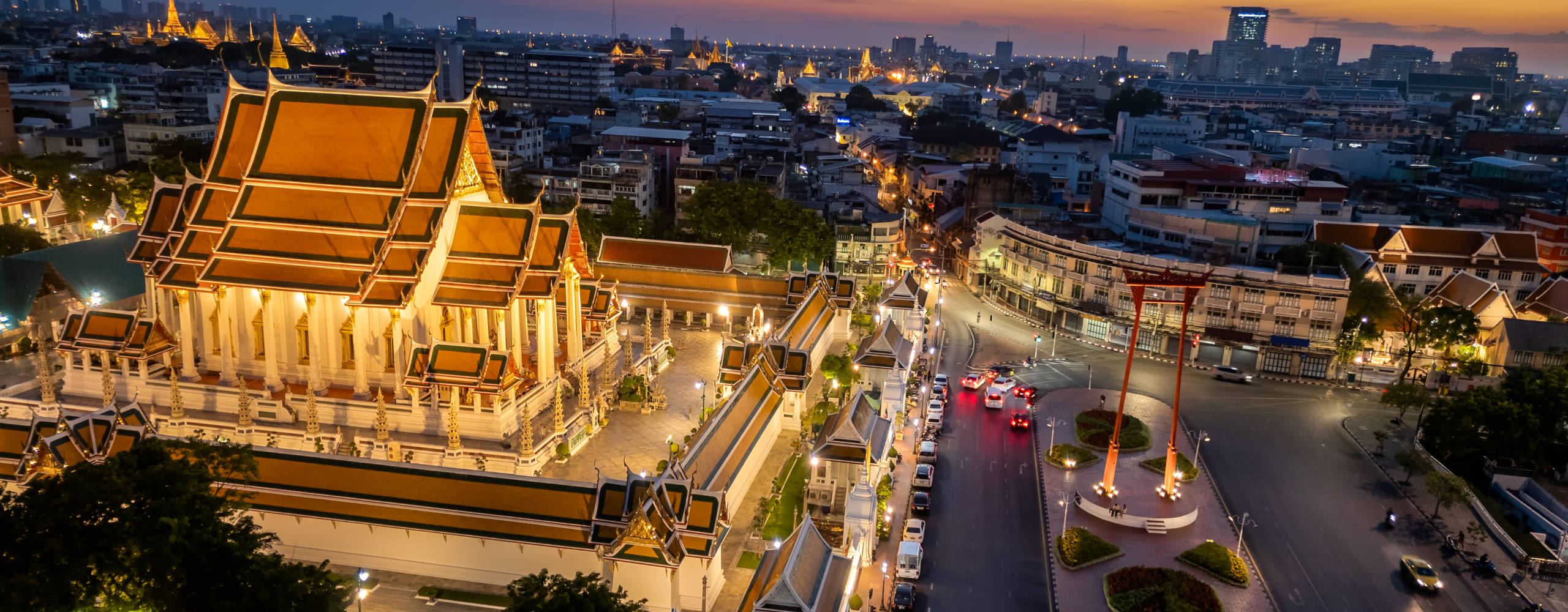 Giant Swing and Wat Suthatthepwarawan