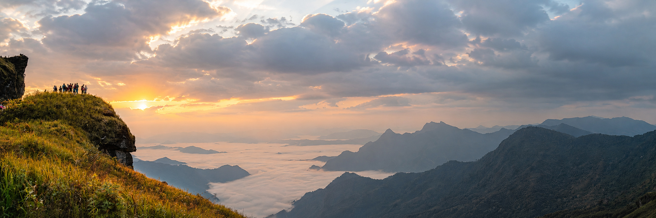 Phu Chi Fa Forest Park Mountain Sunrise